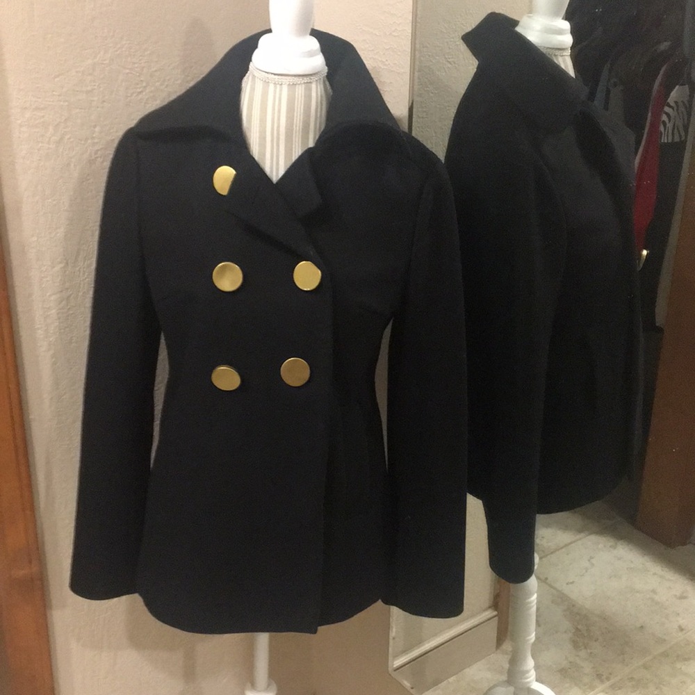 Coat double breasted with brushed gold buttons